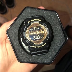 Mens G Shock watch barely worn